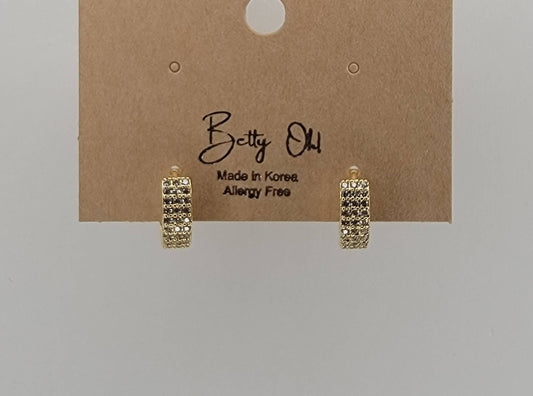 BETTYOH INC - CZ SMALL CLICKER EARRINGS.