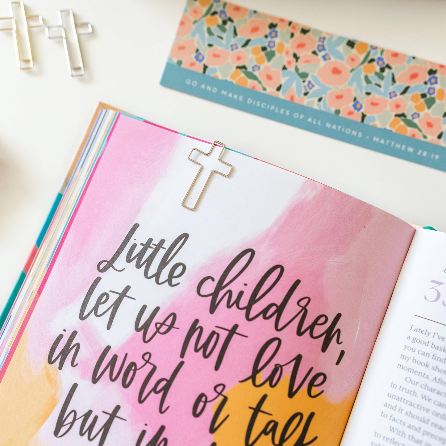 Ryan & Rose - Bookmark + Cross Paper Clips