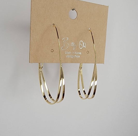 BETTYOH INC - HOOP EARRINGS.
