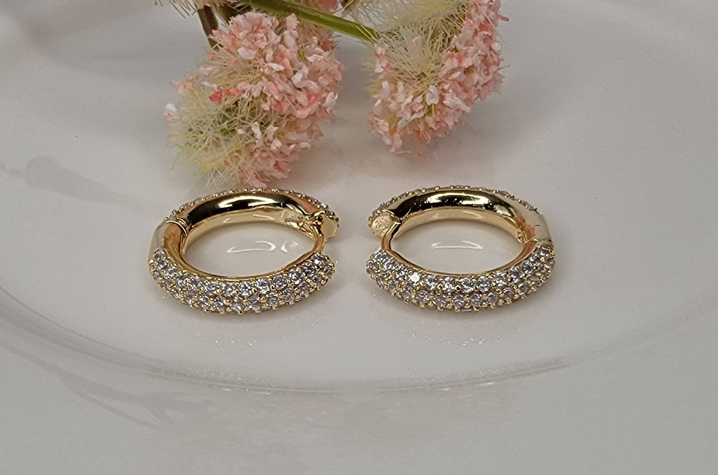 BETTYOH INC - CLICKER EARRINGS.